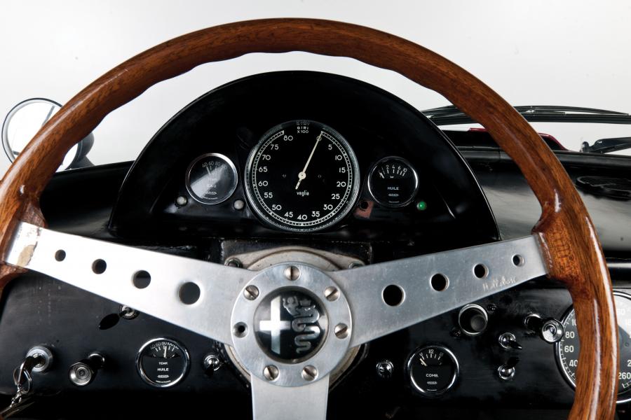 Панель приборов Alfa Romeo Giulia TZ (105) 1963 года  (фото 14 из 58)